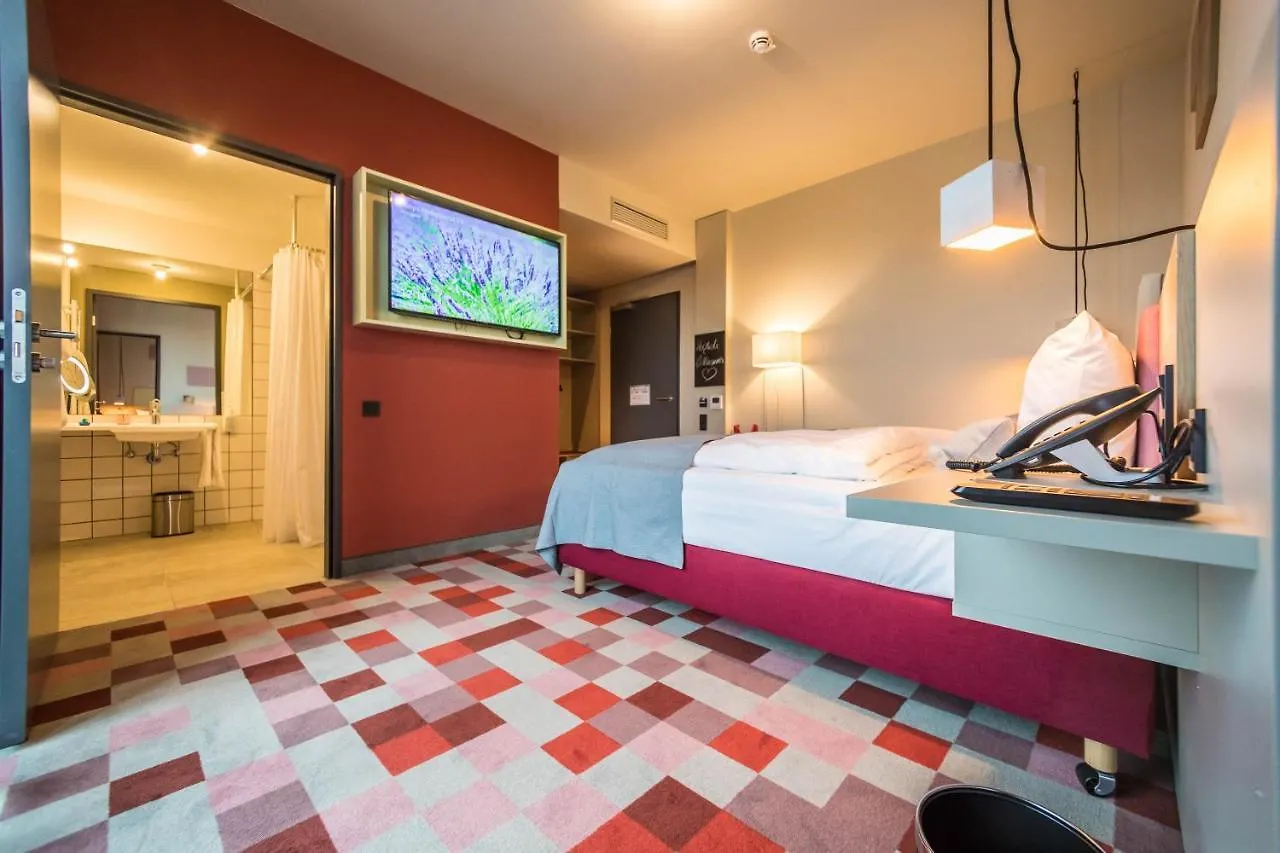 ***  Hotel Einsmehr Augsburg Německo